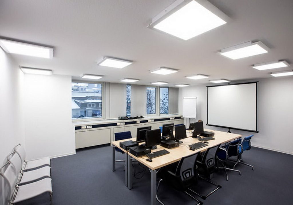 Какое освещение нужно в офисе?
